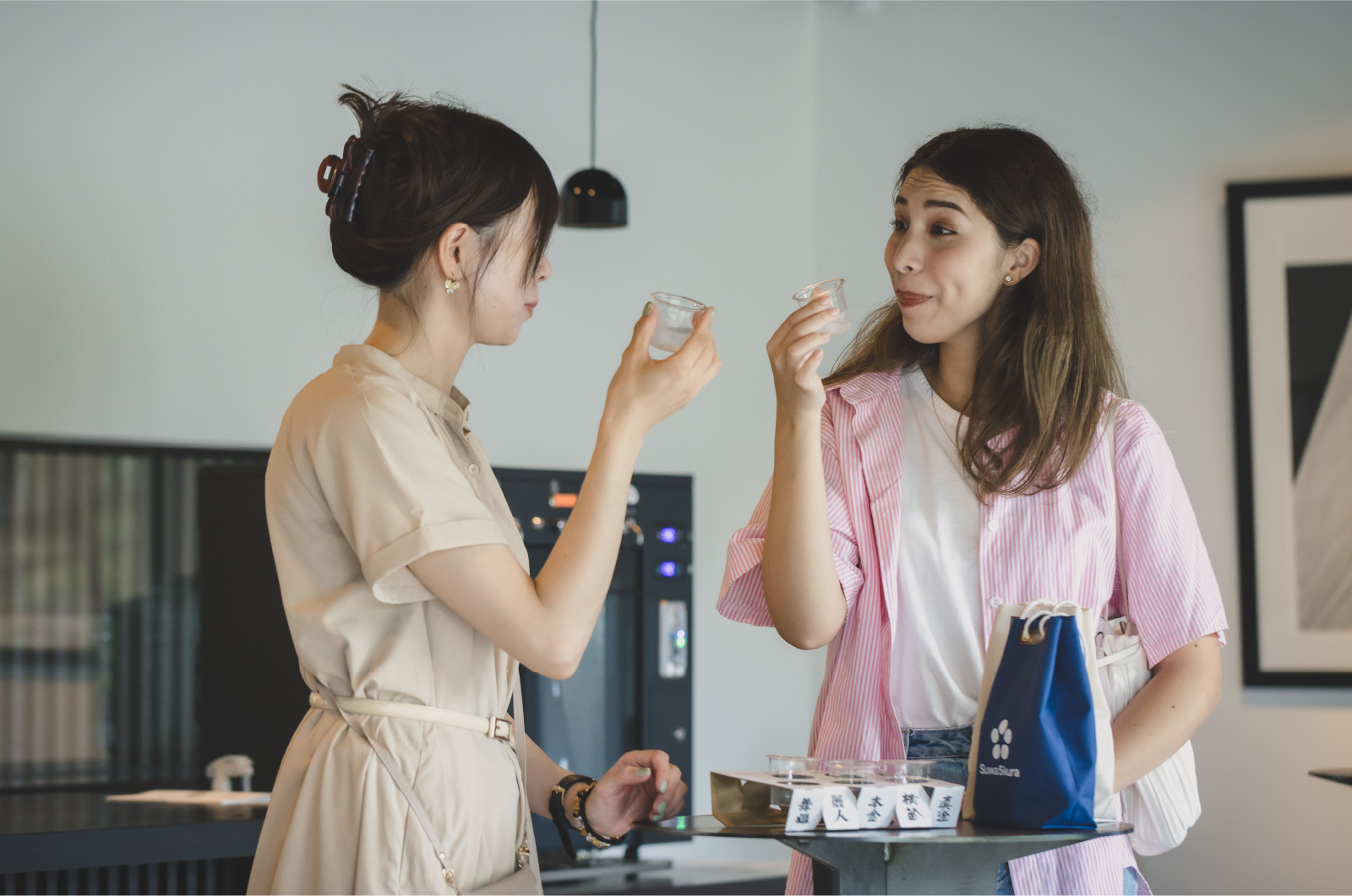 An original mat where you can put the stickers of each brewery’s brand label