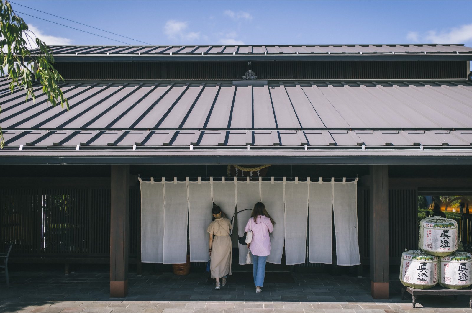 An original mat where you can put the stickers of each brewery’s brand label